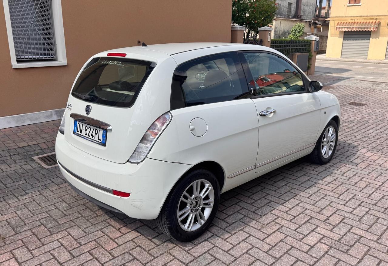 Lancia Ypsilon 1.2 Benzina Ok Neopatentati