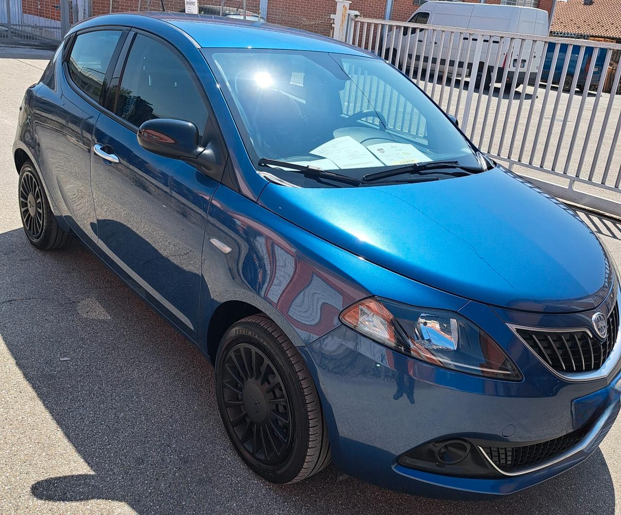 Lancia Ypsilon 1.0 FireFly 5 porte S&S Hybrid Ecochic Silver PREZZO SENZA VINCOLI
