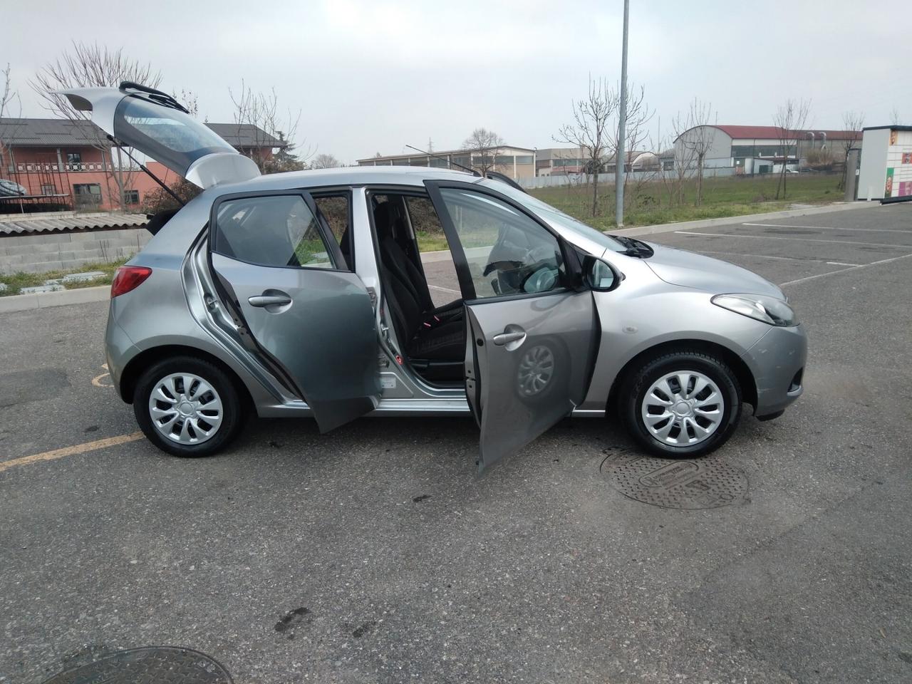 Mazda 2 Mazda2 1.3 16V 75CV 5p. Play GPL