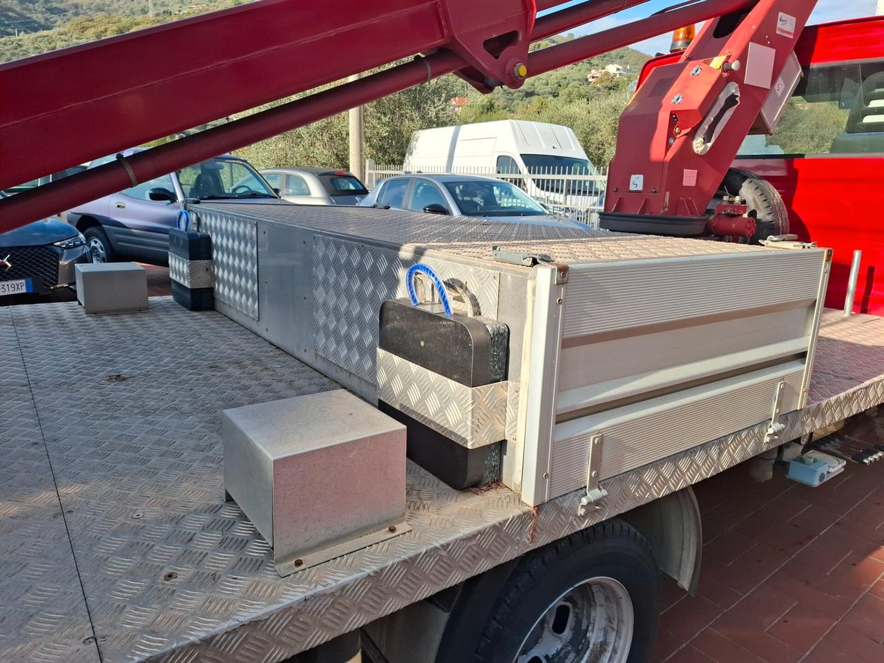 IVECO DAILY CON PIATTAFORMA MOBILE