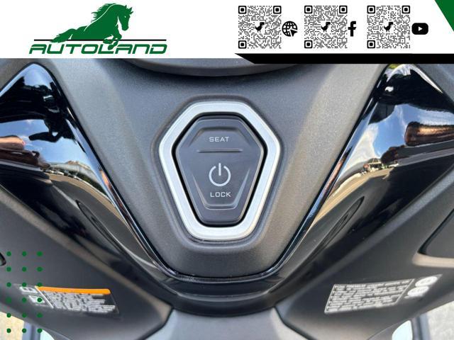 YAMAHA T Max 560 TECH MAX UNIPRO GARANZIA UFFICIALE