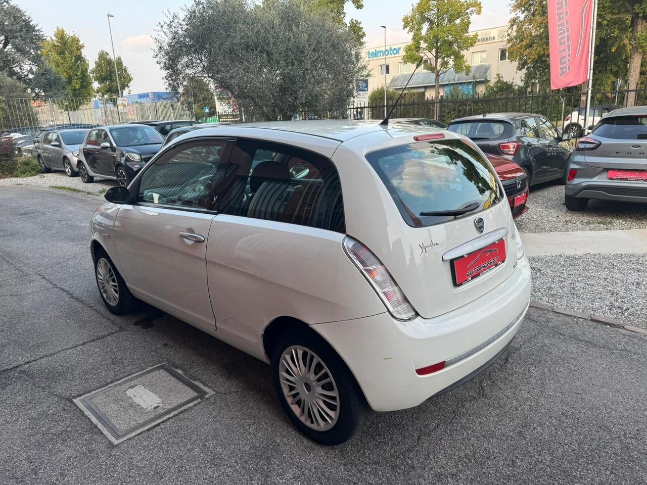 Lancia Ypsilon 1.2 Argento 60cv
