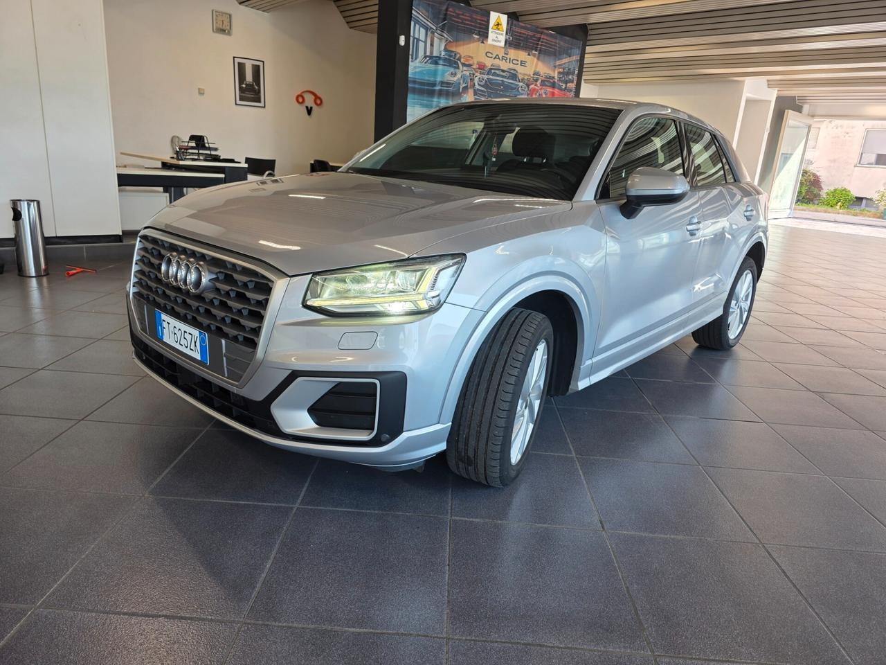 Audi Q2 30 TFSI Identity Black