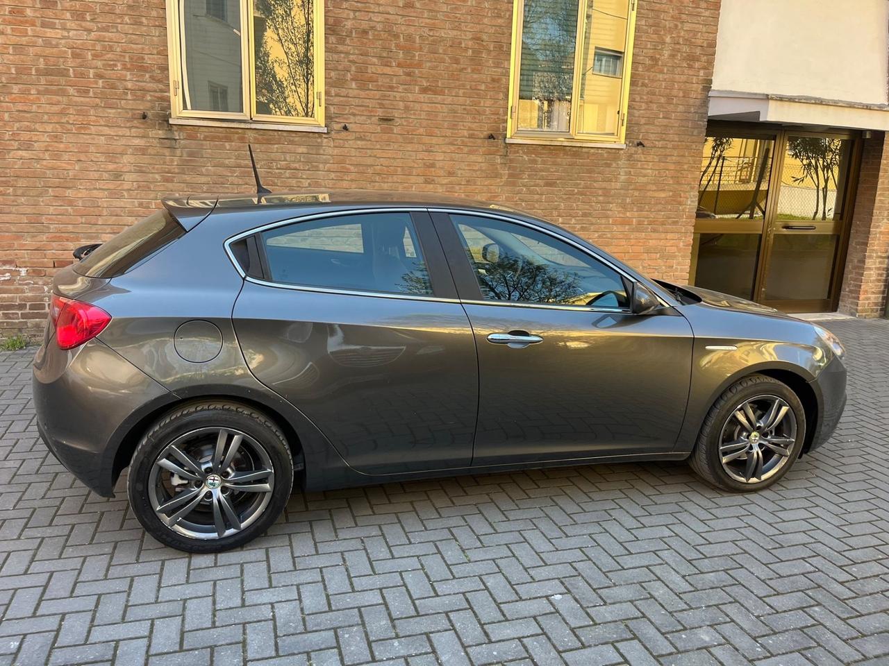 Alfa Romeo Giulietta 1.6 JTDm-2 105 CV Exclusive
