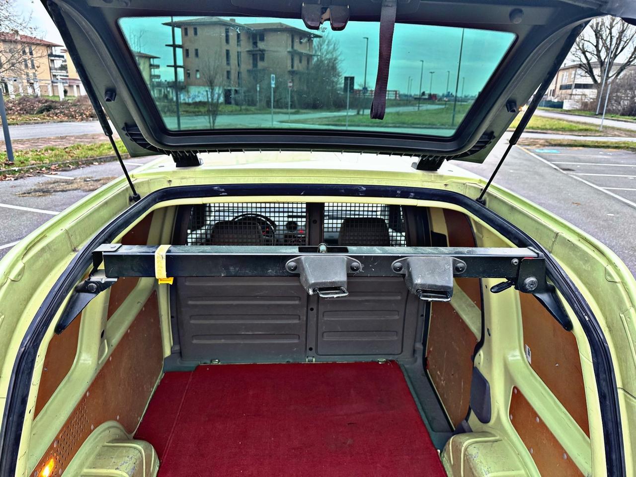 Volkswagen Caddy 1.9 TDI 105CV 4p. Van Vetrato