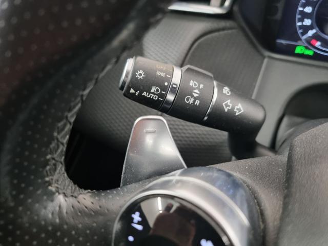 LAND ROVER Range Rover Velar 2.0D I4 240 CV R-Dynamic