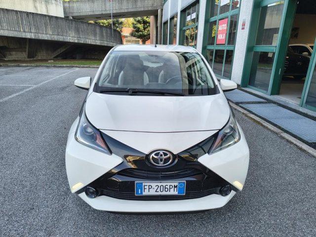 TOYOTA Aygo 1.0 VVT-i 69 CV 5 porte x-play NEOPATENTATI