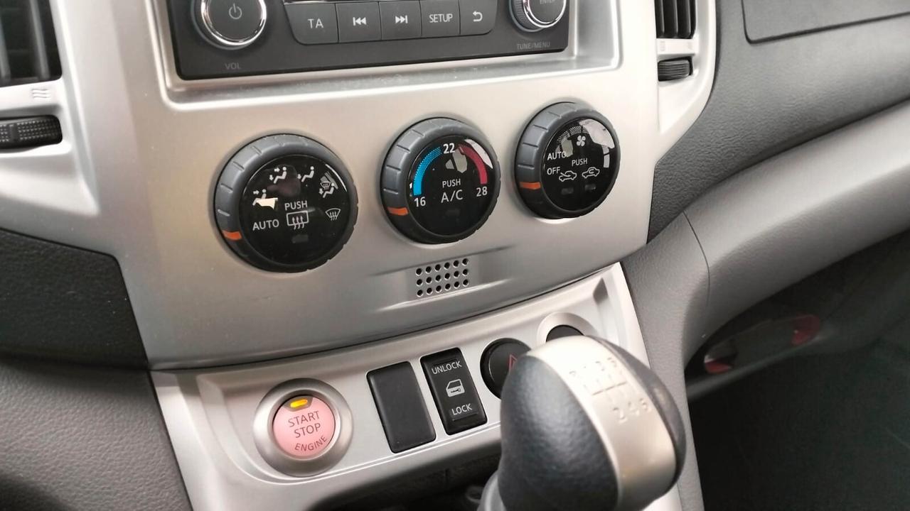 Nissan NV200 EVALIA 1.5 DCI TRASPORTO DISABILI CON PEDANA 7 POSTI