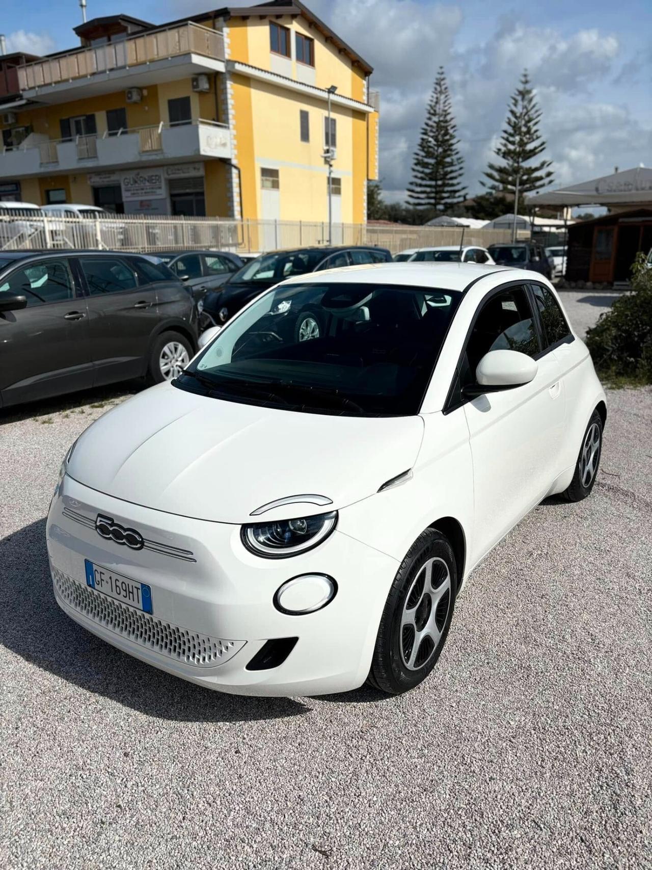 Fiat 500 500e Berlina 42 kWh Icon