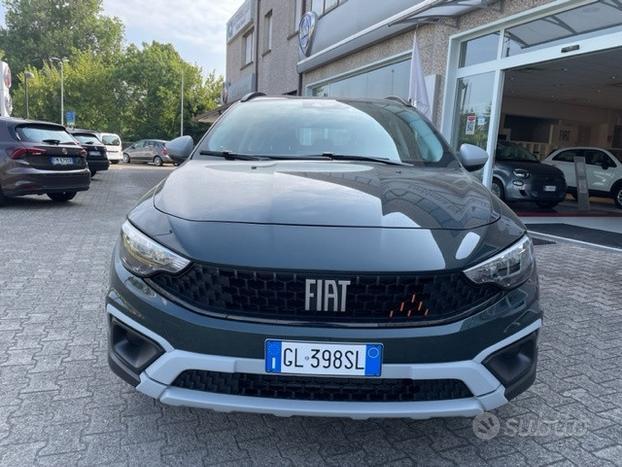 FIAT Tipo Hatchback My22 1.5 Hybrid130cv Dc N67265