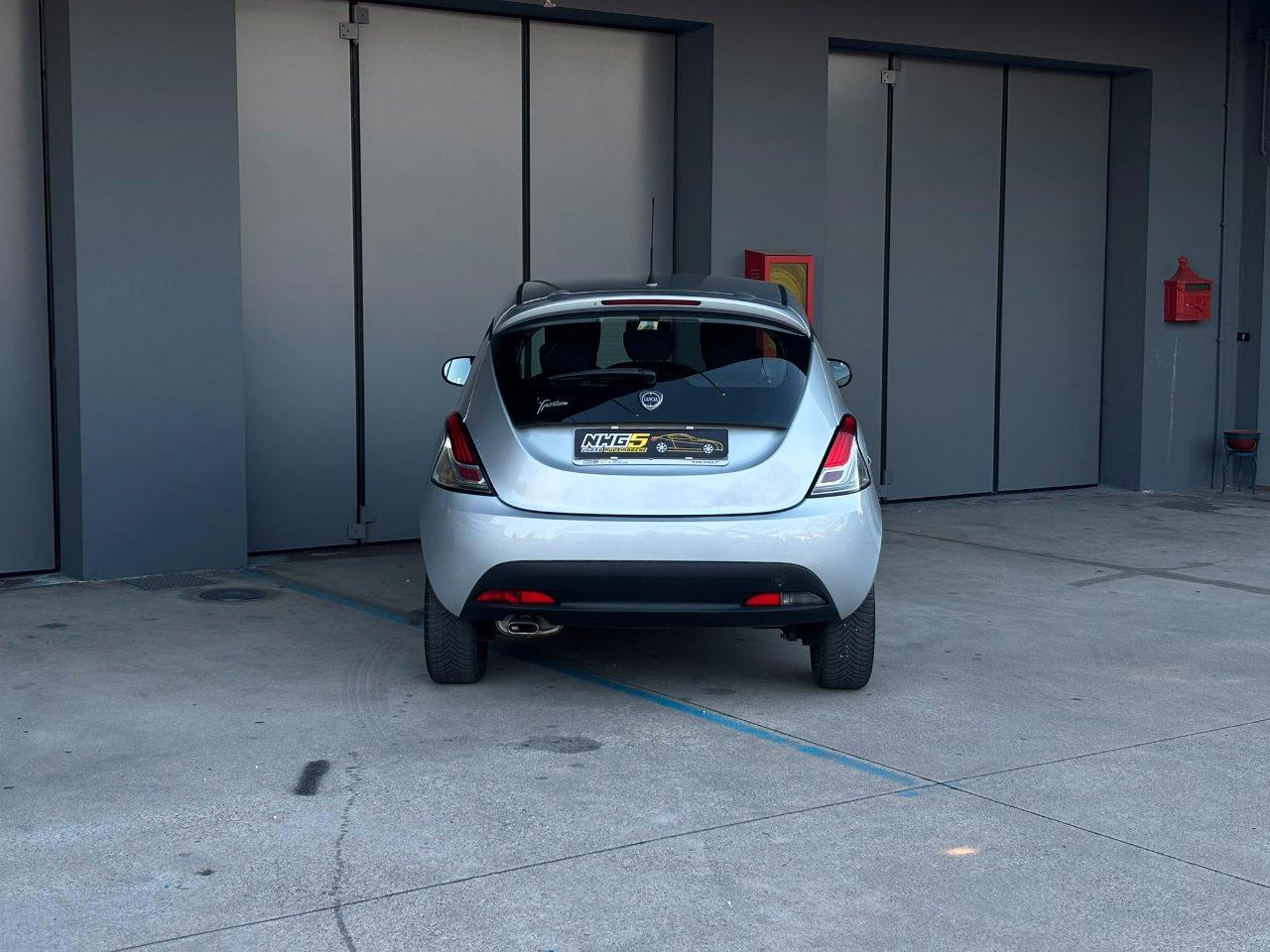 Lancia Ypsilon 5 Porte Ypsilon 1.2 8v Silver s&s 69cv E6