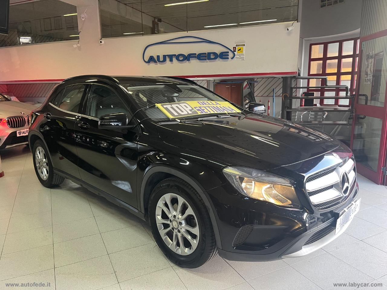 MERCEDES-BENZ GLA 180 CDI Premium