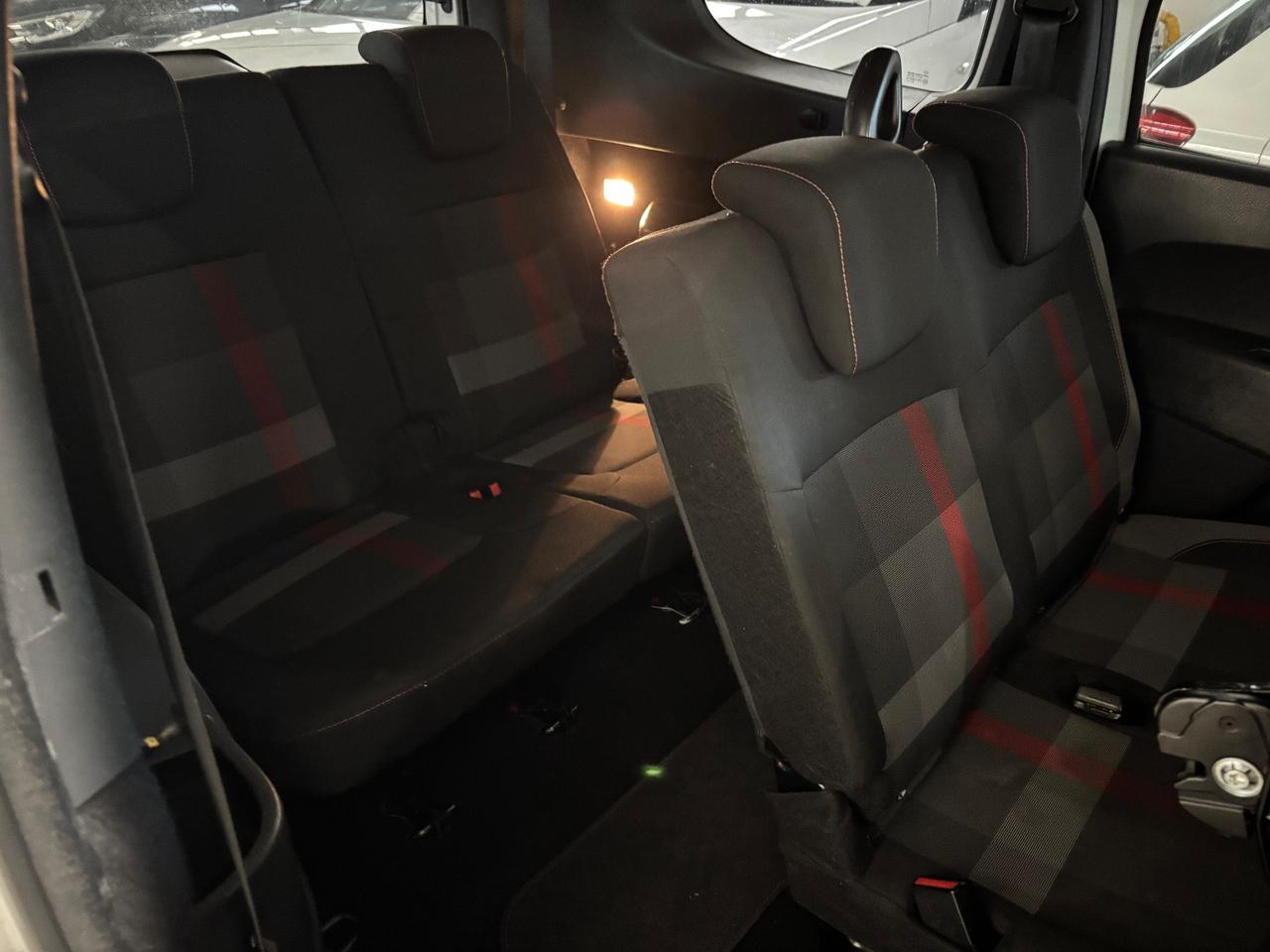 Dacia Lodgy Stepway 1.5 dci | 7 POSTI |