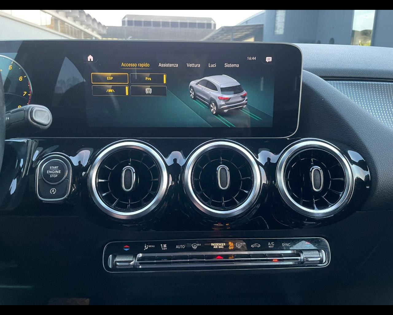 Mercedes-Benz GLA (H247) - GLA 200 Automatic Sport