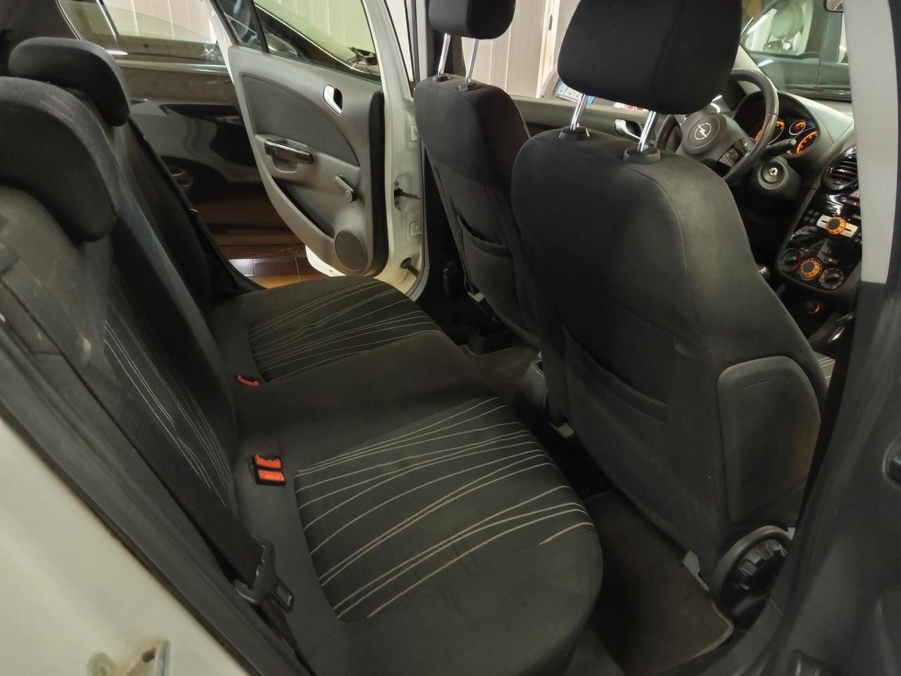 Opel Corsa 1.2 BENZINA-GPL, 156 Mila chilometri ok neopatentati
