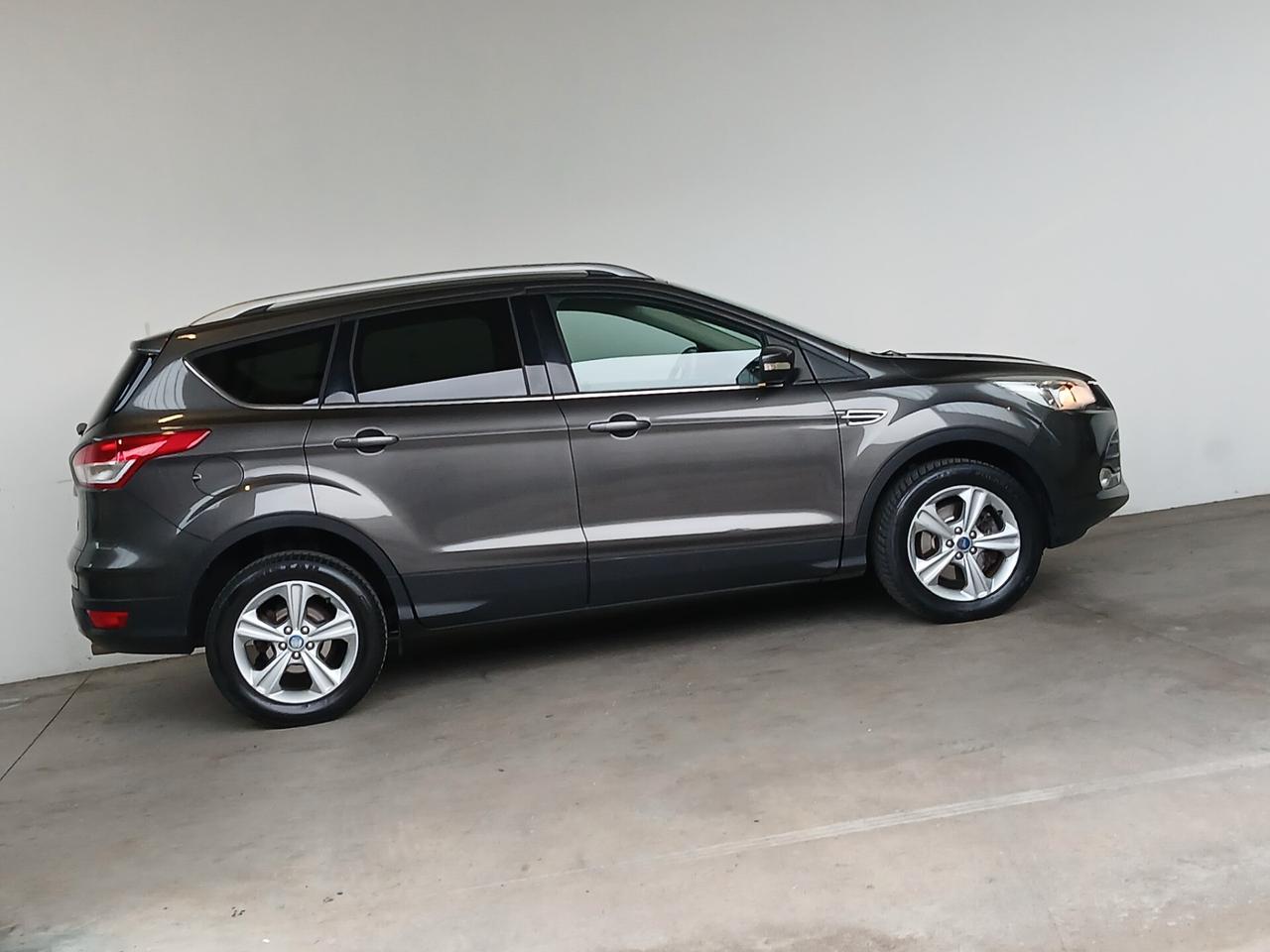 Ford Kuga 2,0 EURO 6 TAGLIANDI CERTIFICATI