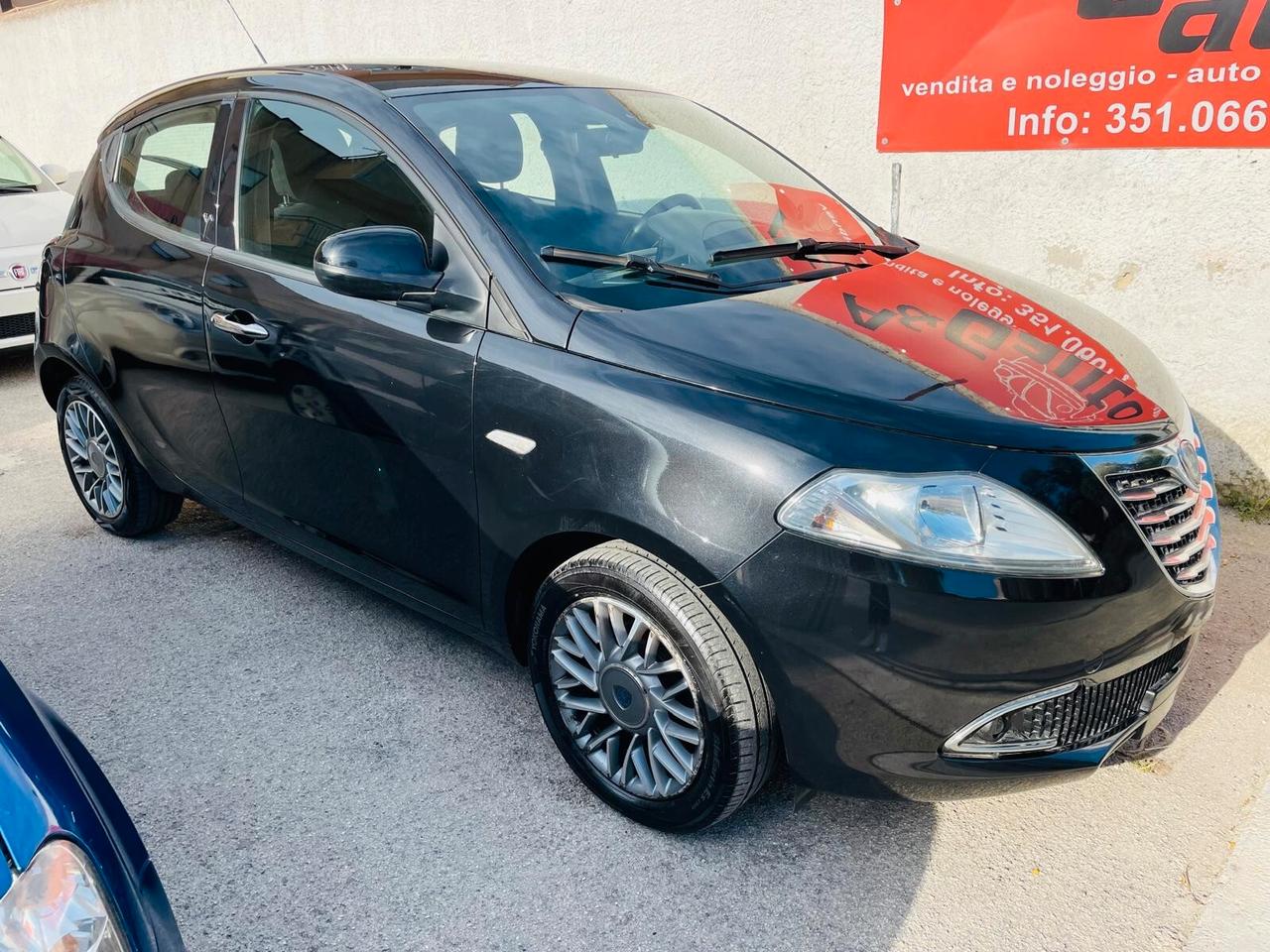 Lancia Ypsilon 1.2 69 CV 5 porte Gold