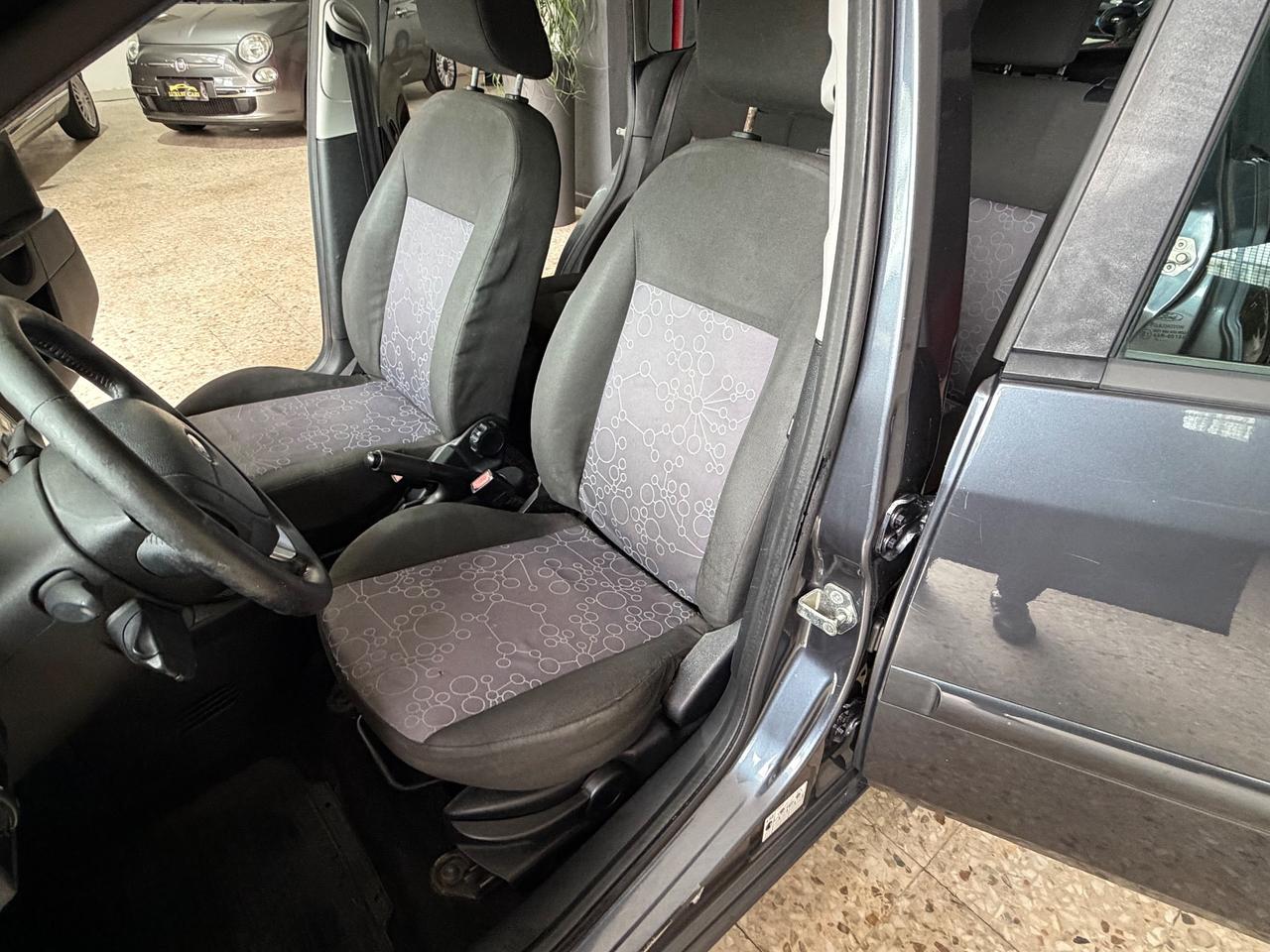 Ford Fiesta 1.4 TDCi 5p. Titanium Neopatentati
