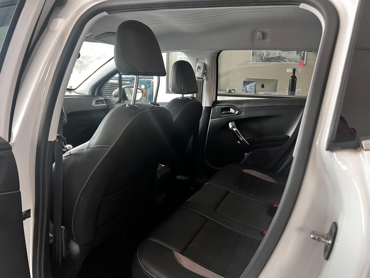 Peugeot 2008 BlueHDi 120 S&S Allure