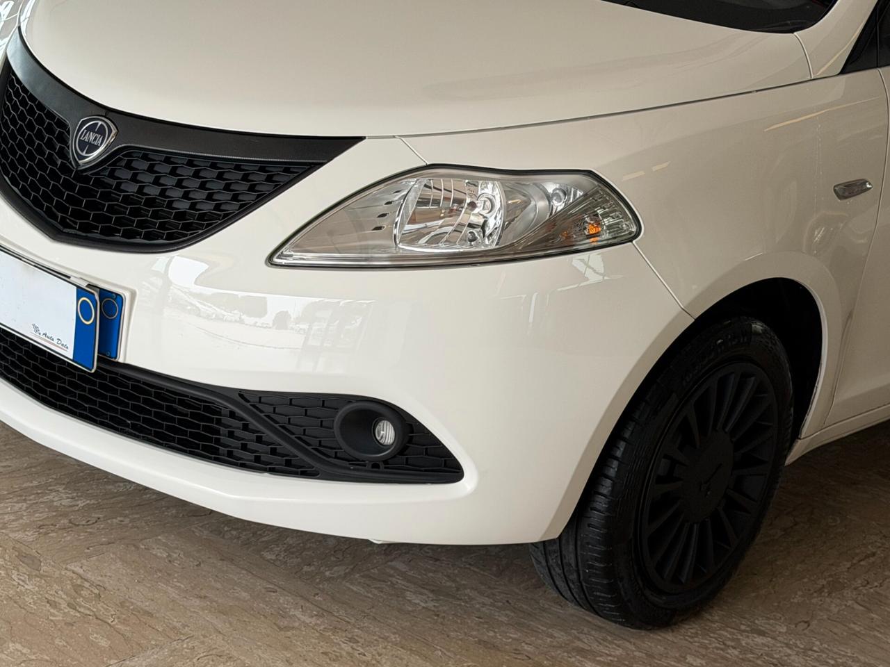 Lancia Ypsilon 1.2 69 cv. ELEFANTINO BLU
