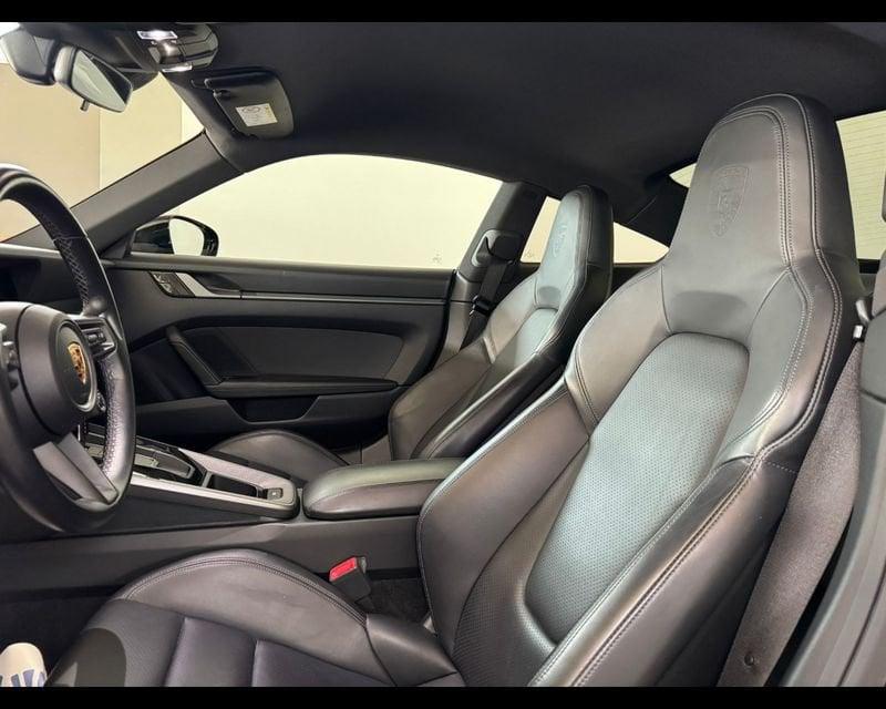 Porsche 911 (992) Carrera