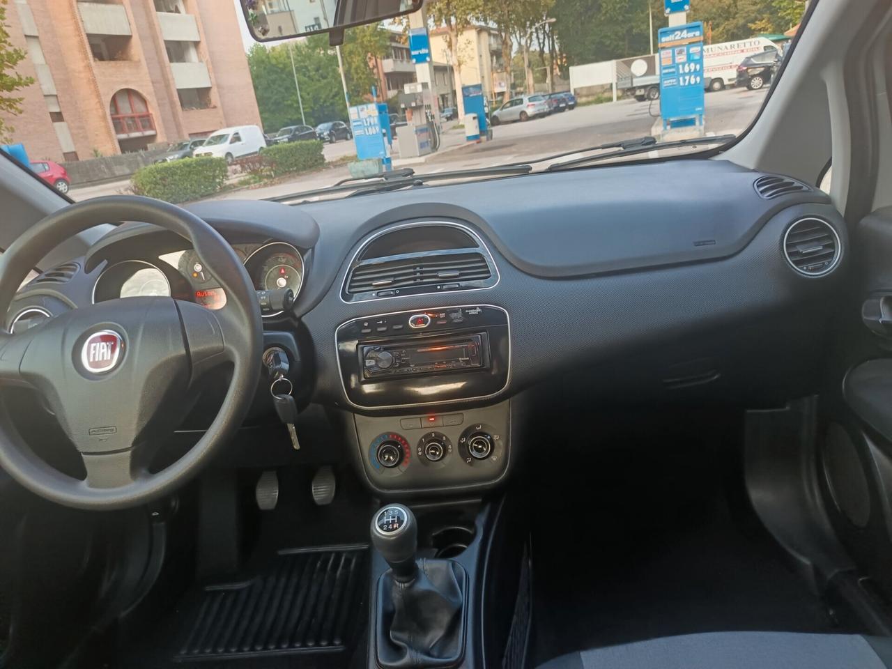 Fiat Punto 1.3 MJT II 75 CV 2015 ok neo patente