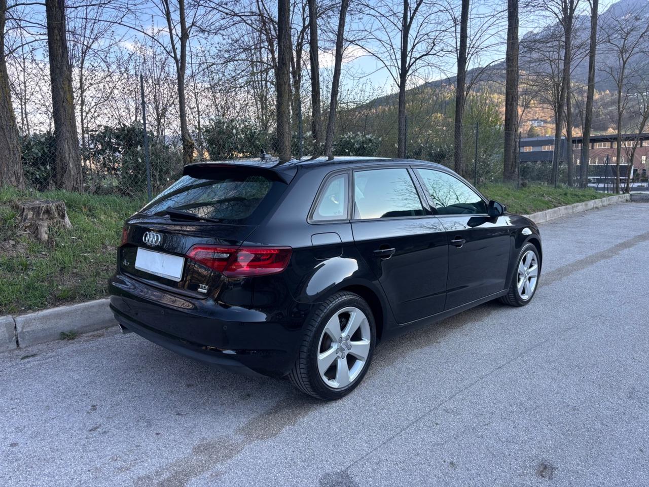 Audi A3 SPB 1.6 TDI clean diesel Ambition 5p