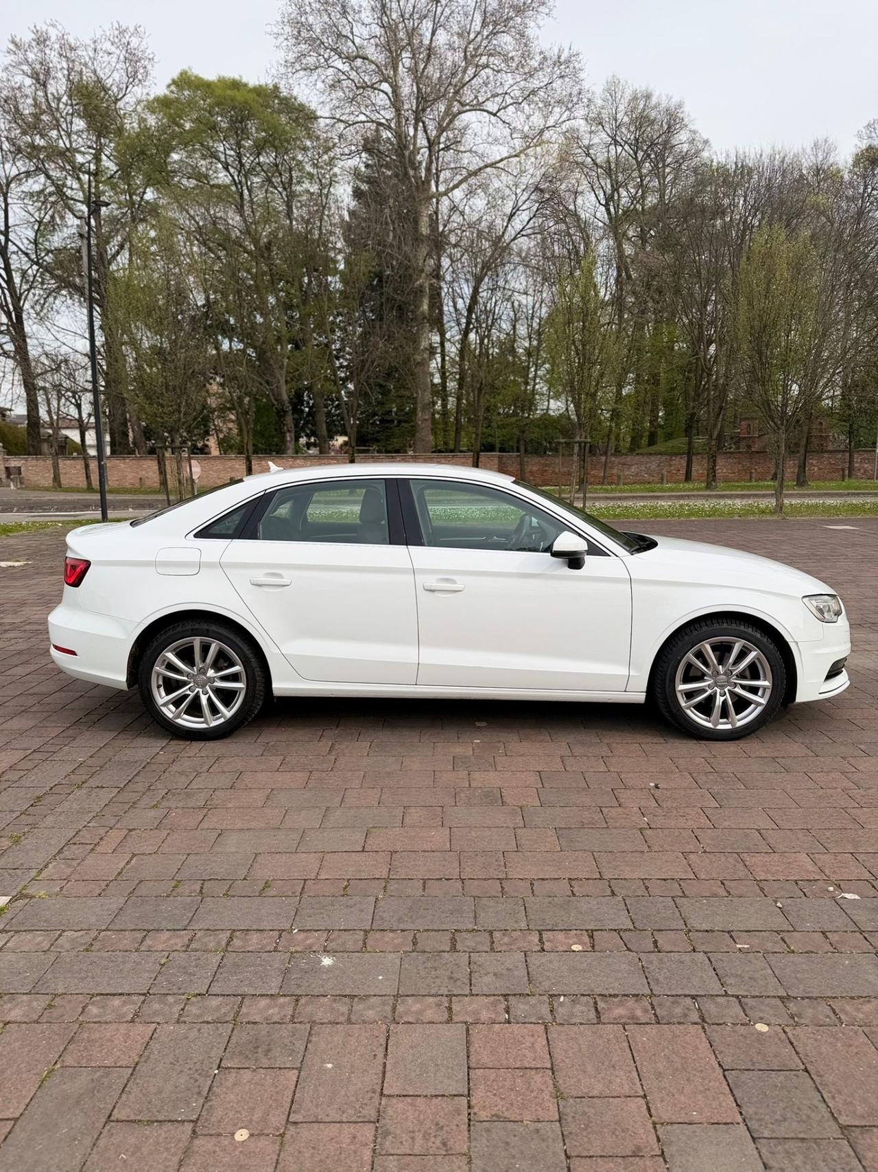 Audi A3 Sedan 1.4 TFSI COD ultra Ambiente