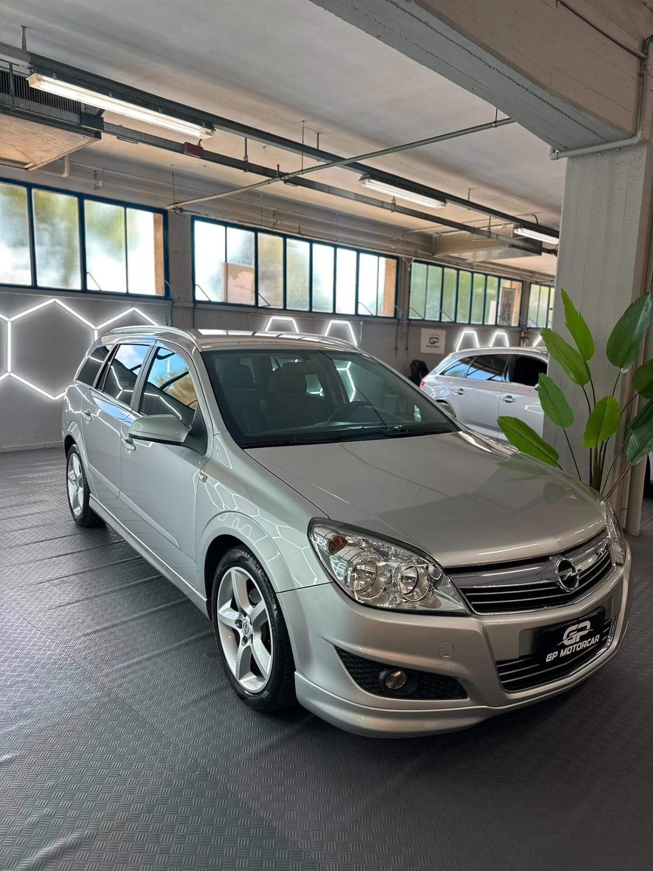 Opel Astra 1.8 16V VVT Station Wagon Cosmo