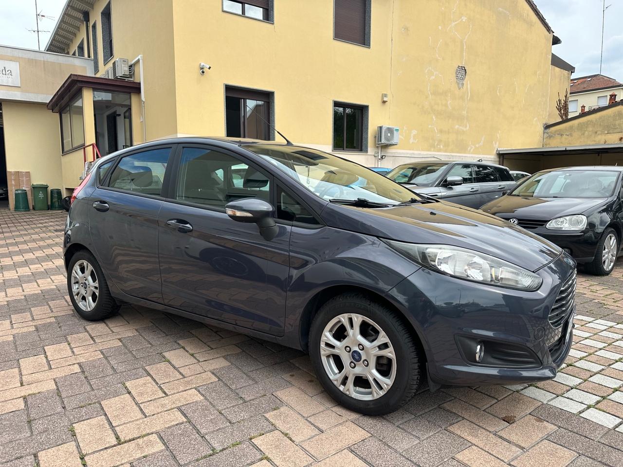 Ford Fiesta 1.2 60CV 5 porte Titanium - ok neopatentati