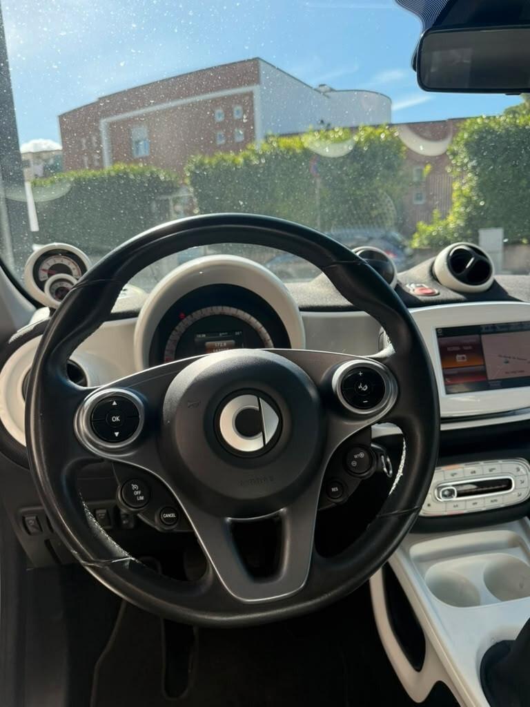Smart ForFour 70 1.0 Passion NEOPATENTATI NAVIGATORE