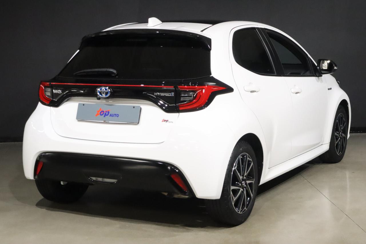 Toyota YARIS HYBRID LOUNGE AUTO TETTO PANORAMA PELLE CAMERA LED SOLO 45.000KM ANCHE GUIDABILE DA NEOPATENTATI