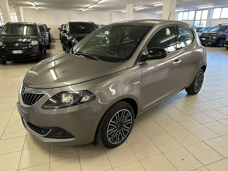 Lancia Ypsilon 1.0 FireFly 5 porte S&S Hybryd Gold