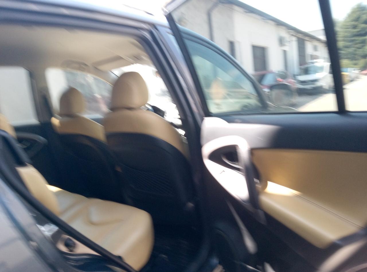 Toyota RAV 4 RAV4 2.2 D-4D 136 CV Luxury