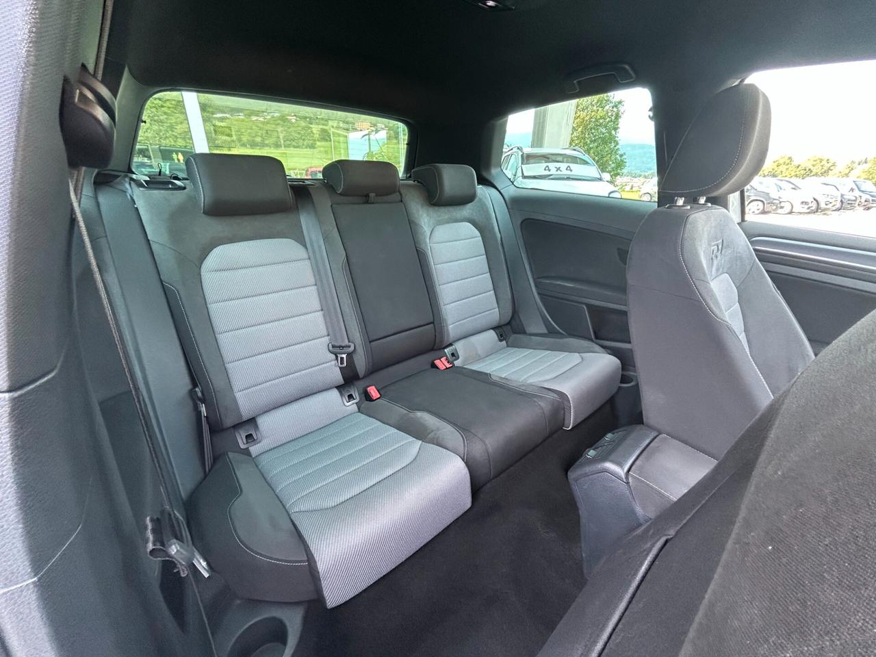 Volkswagen GOLF 7 3p 2.0 tdi Highline 150cv dsg