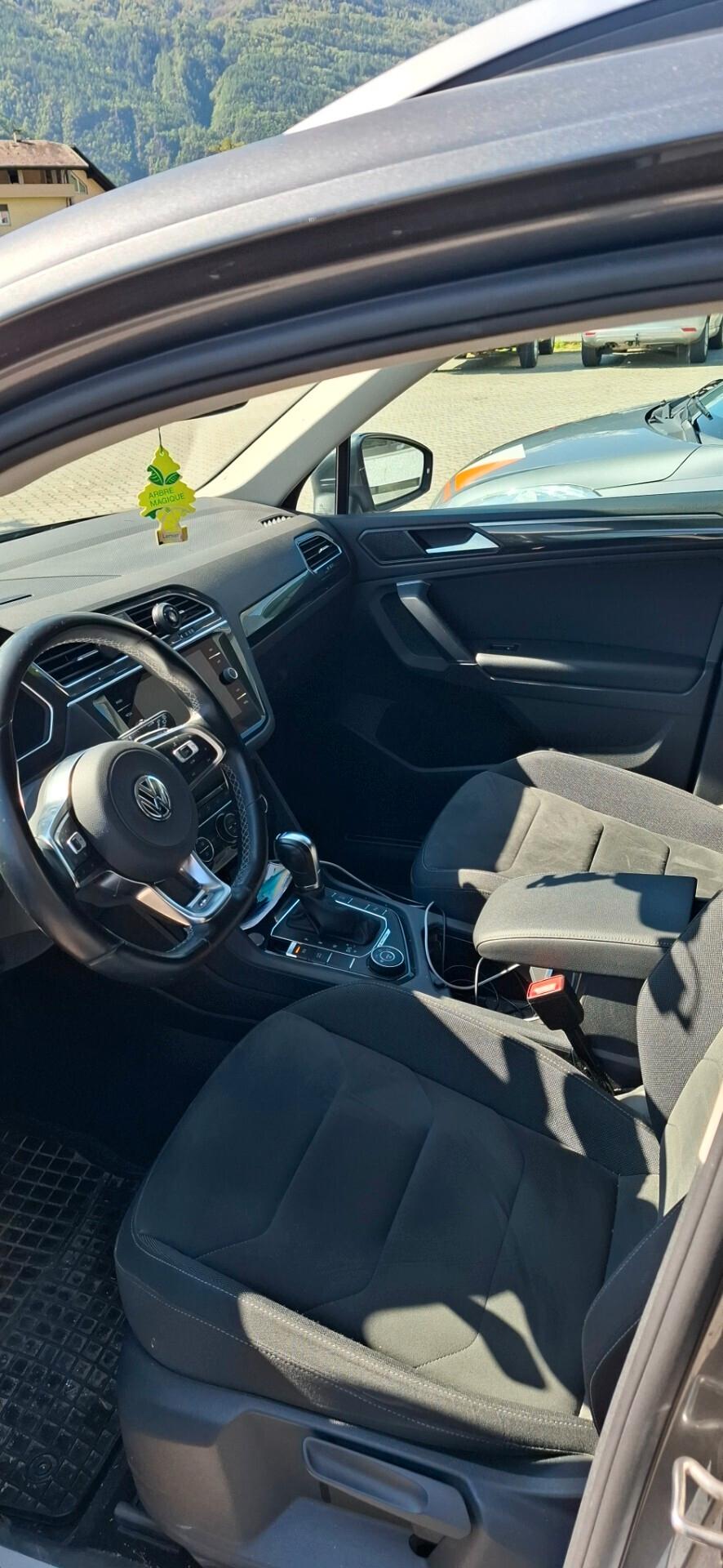 Volkswagen Tiguan 2.0 TDI SCR DSG 4MOTION R-LINE