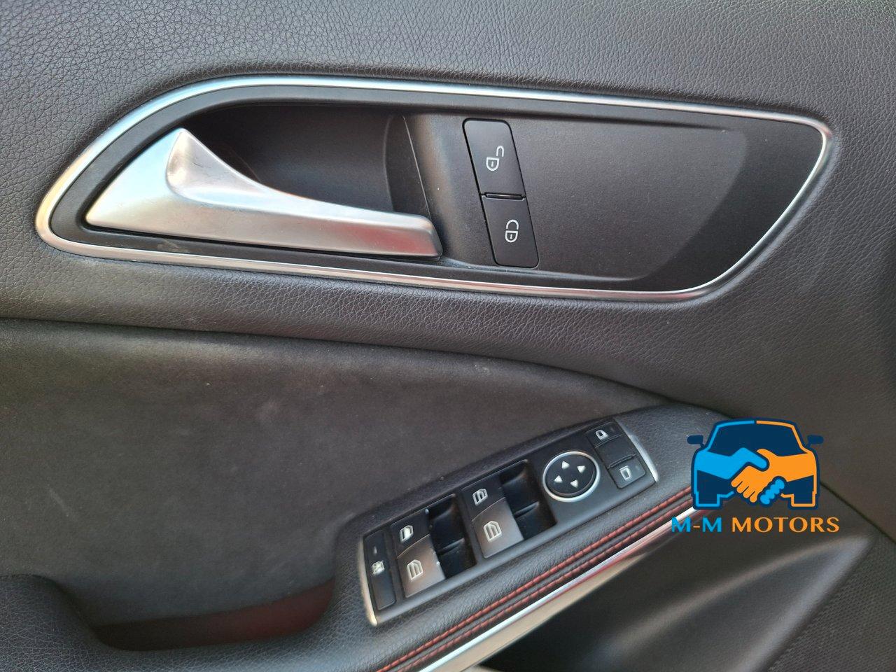 Mercedes GLA 180 Premium 4matic auto UNICO PROPRIETARIO