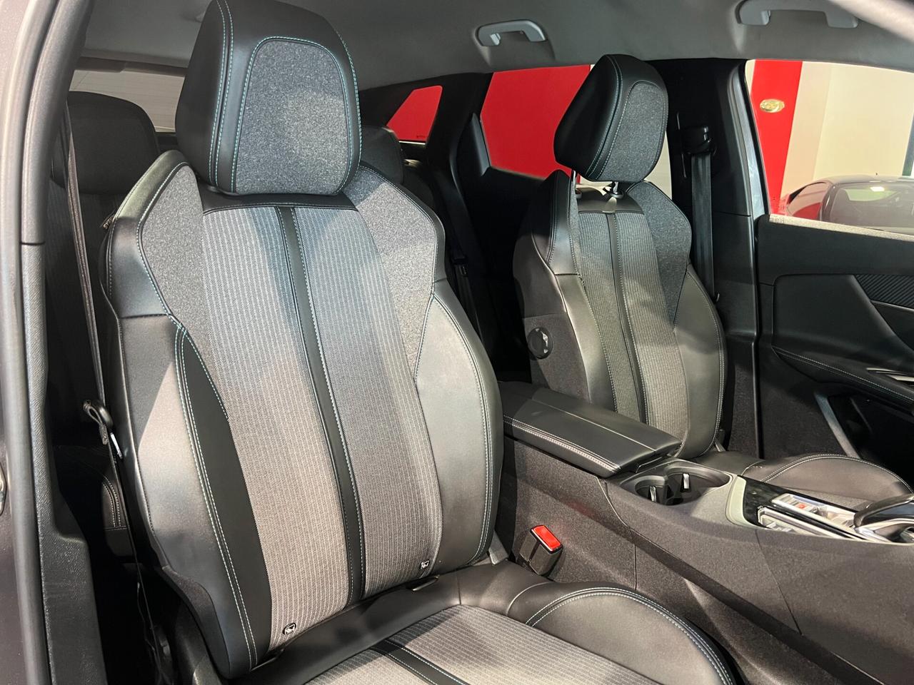 Peugeot 3008 BlueHDi 130 S&S EAT8 Allure