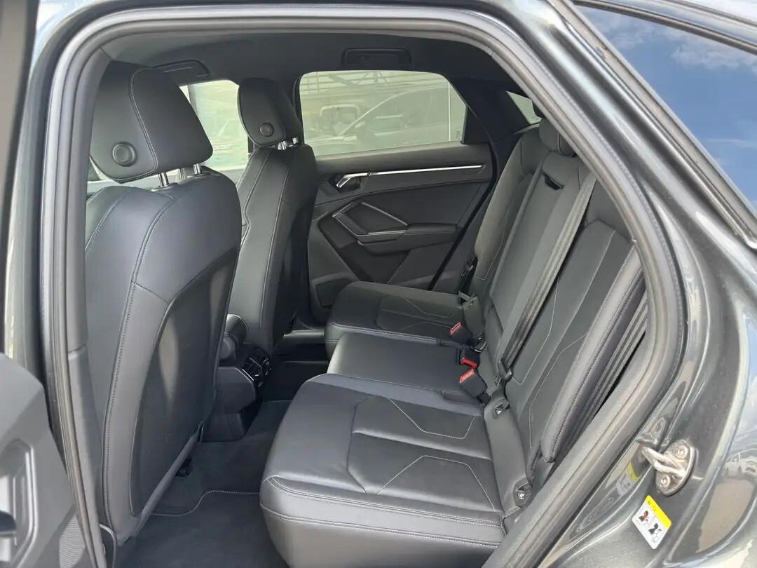 Audi Q3 SPB 35 TFSI S tronic Identity Black Sportbavk s-line