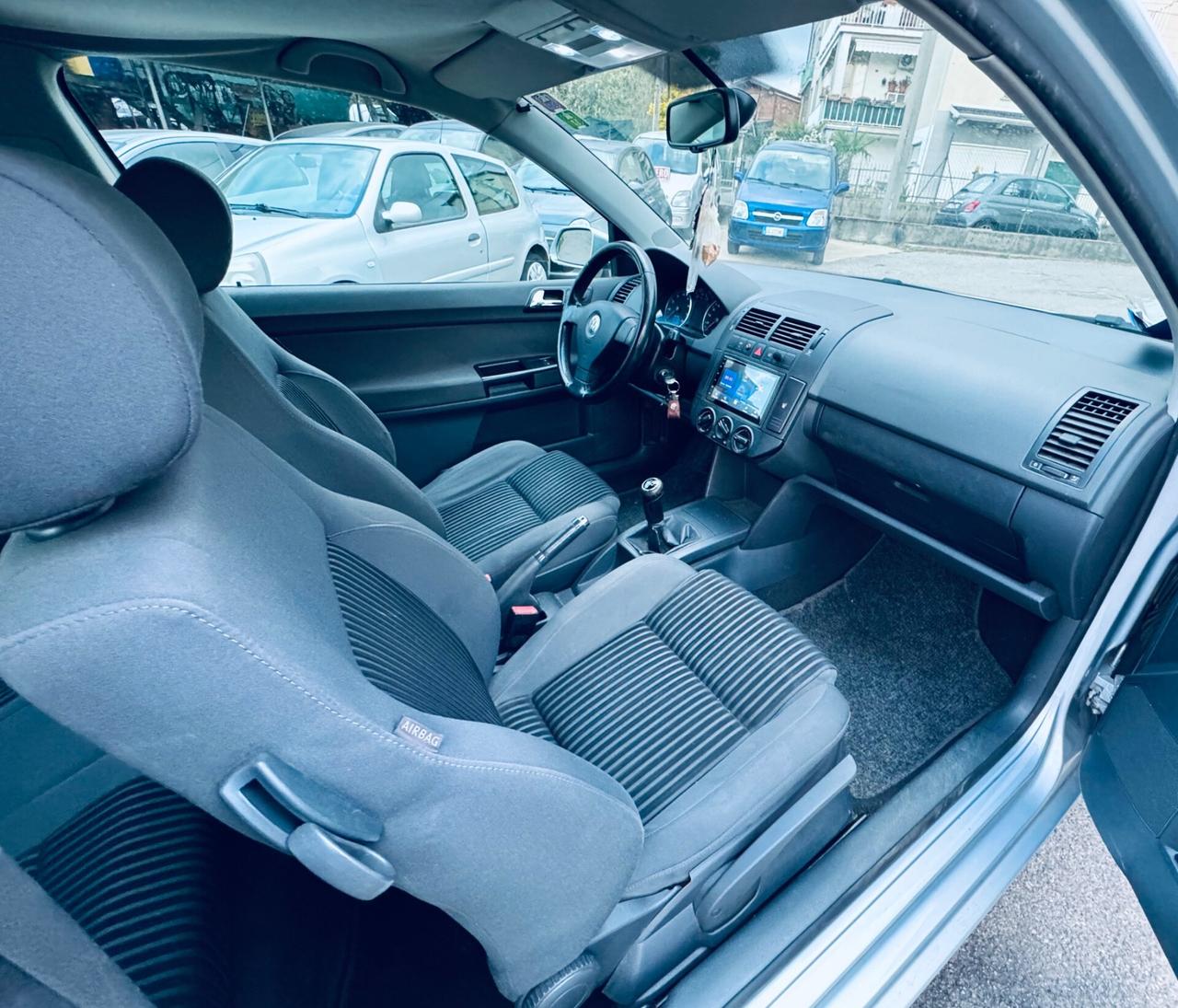 Volkswagen Polo 1.4/75CV 16V 3p. Sportline