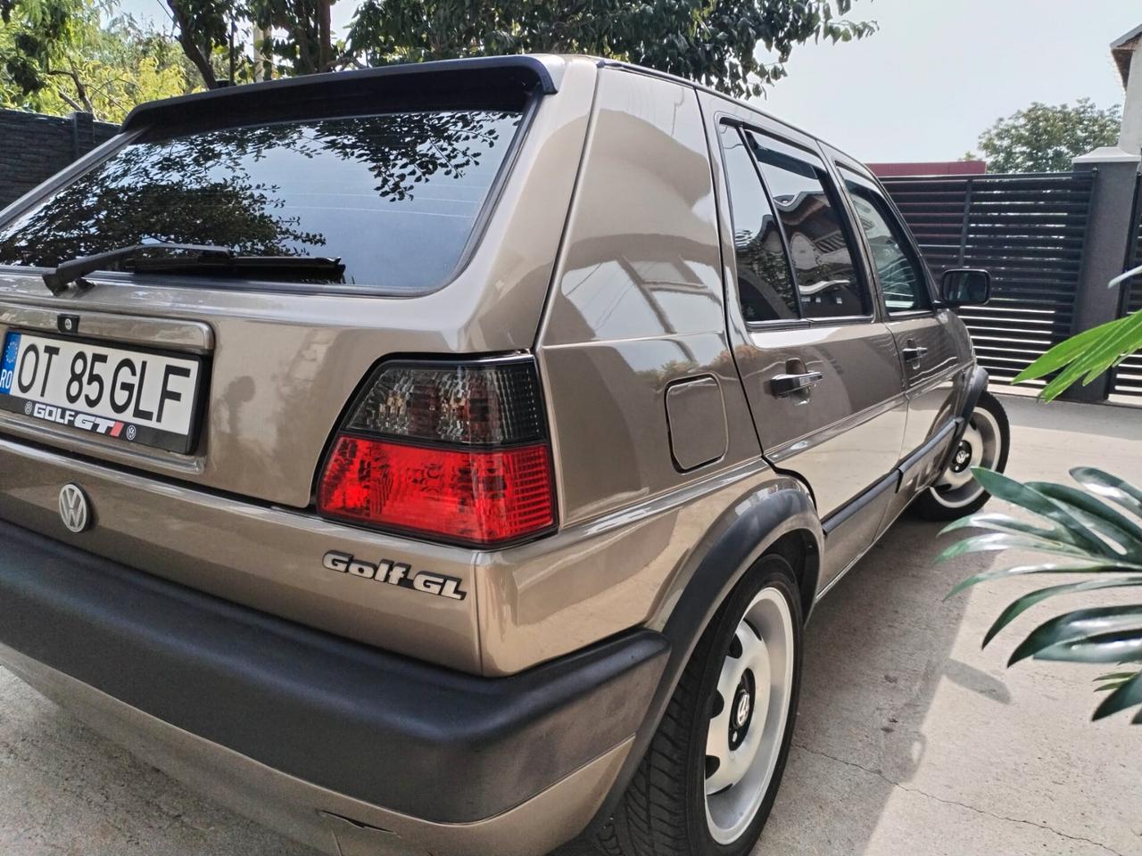 Volkswagen Golf 1300i cat 5 porte GL