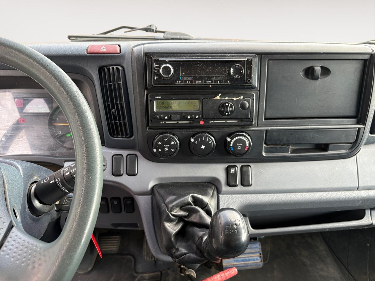 MITSUBISHI MITSUBISHI CANTER 75 CON GRU HIAB CASSONE PIANALATO