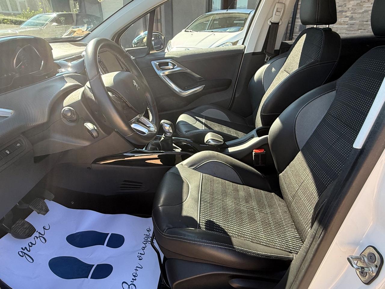 Peugeot 2008 1.6 e-HDi 92 CV Stop&Start Urban Cross