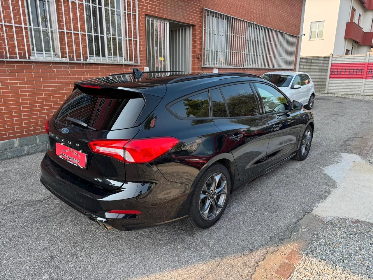 Ford Focus 1.0 EcoBoost 125 CV automatico SW ST-Line