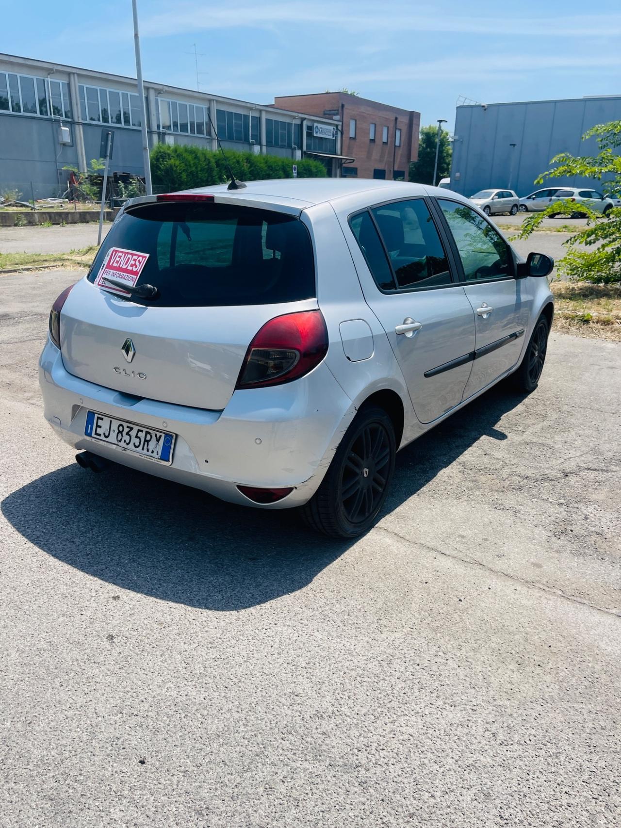 Renault Clio 1.2 16V 5 porte Dynamique
