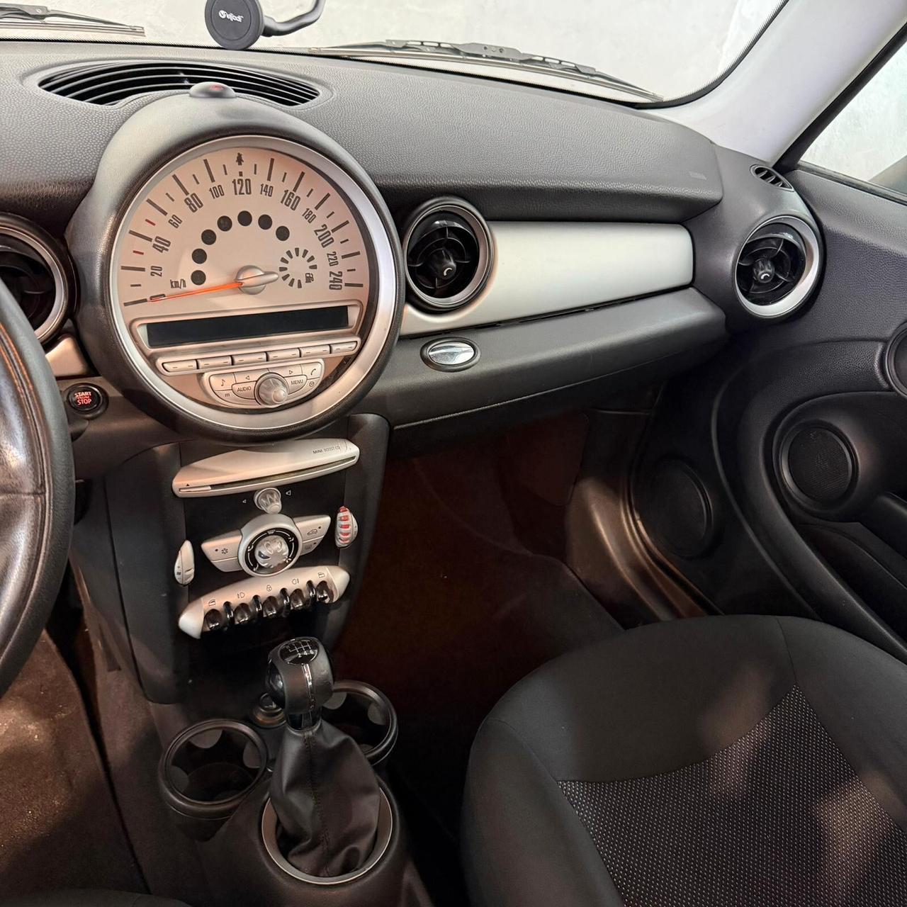 Mini Cooper 1.6 BENZINA NEOPATENTATI