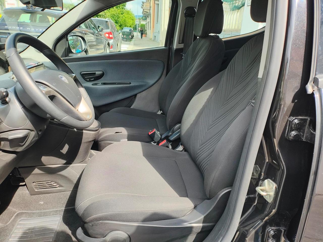 LANCIA YPSILON 1.0 HYBRID -2023