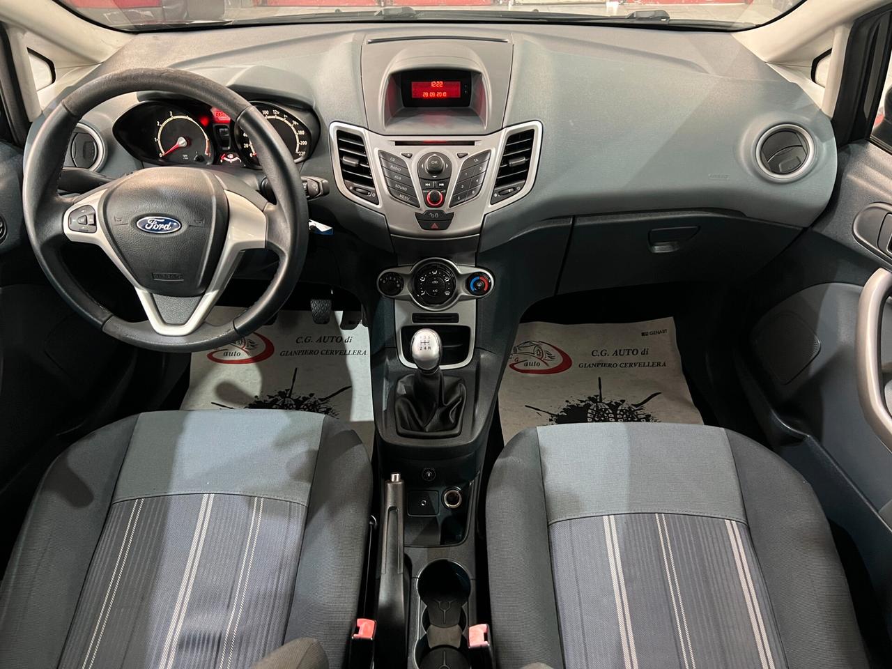 Ford Fiesta 1.4 97 CV - GPL Titanium - 2010