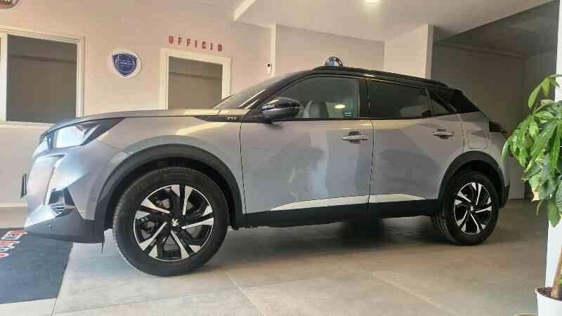 Peugeot 2008 BlueHDi 130 CV S&S EAT8 GT
