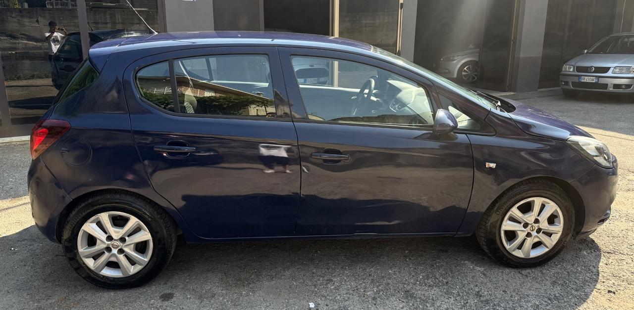 Opel Corsa 1.2 5 porte b-Color